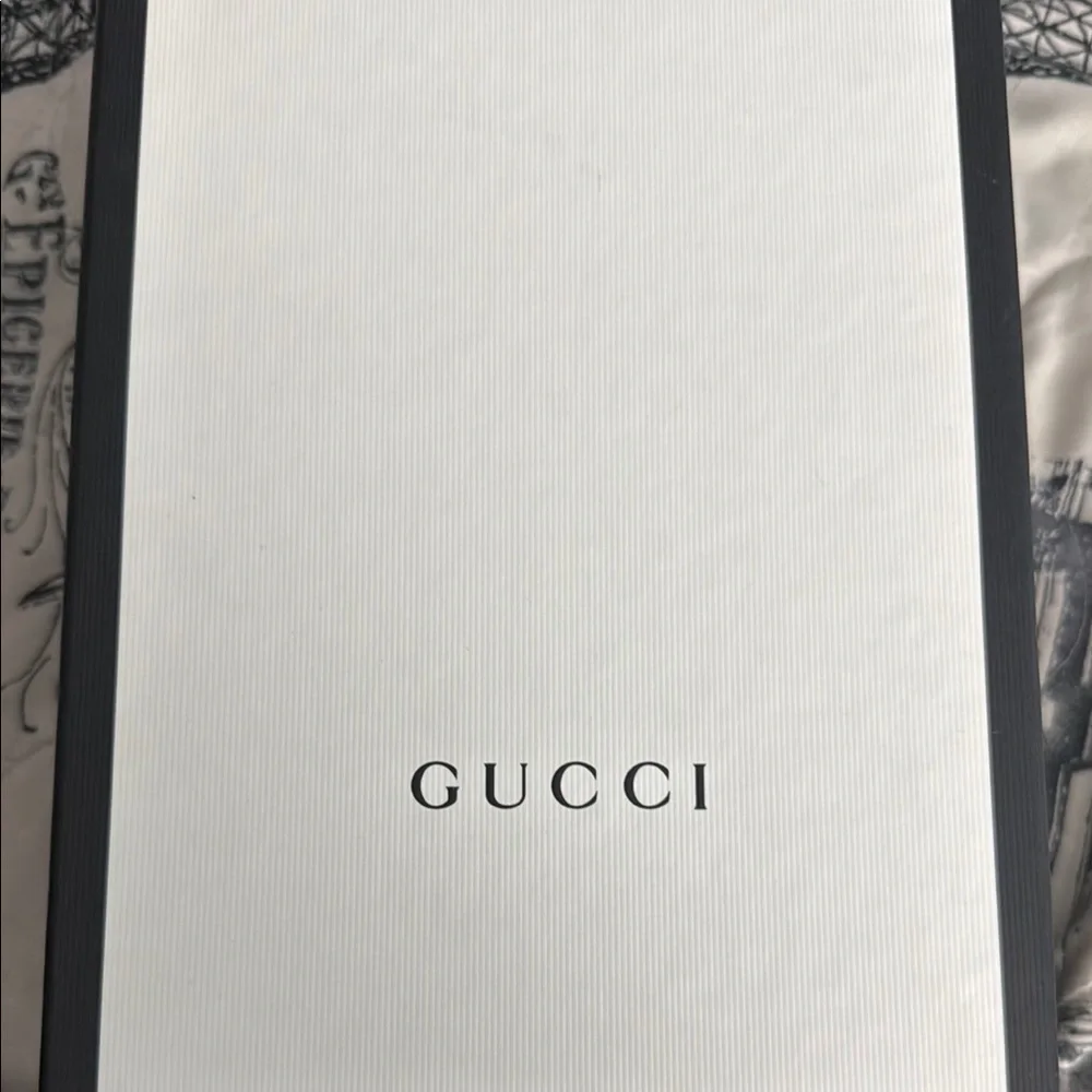 Gucci Women's Pink Sneakers - Picture 5 of 7